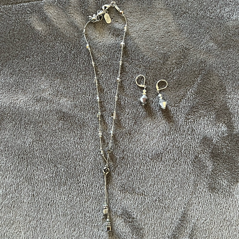 Elegant Silver Necklace and Earring Set